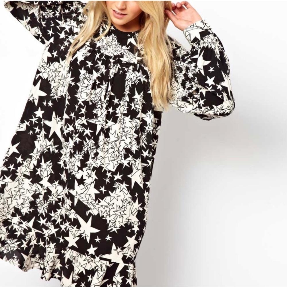 French Connection EUC Black/White Star Print Dress. Size 6 Runs Small